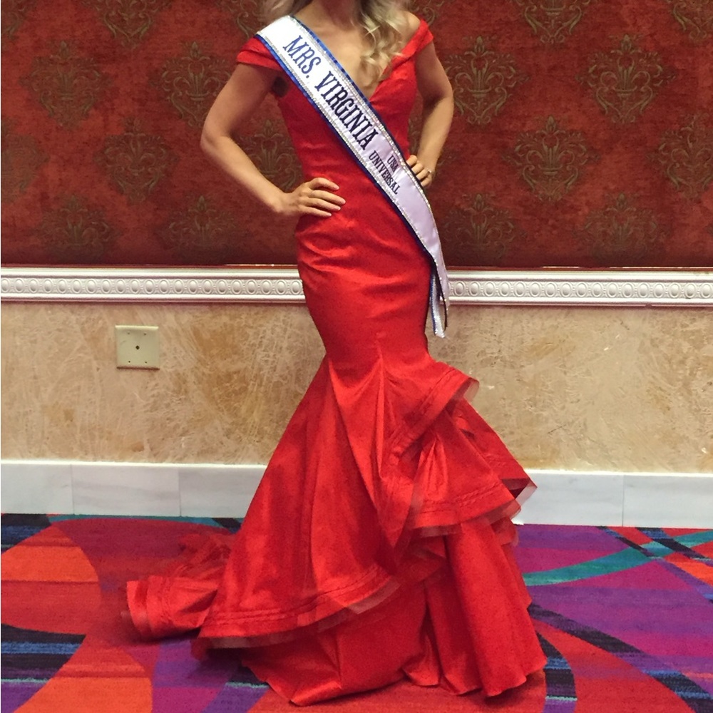 MAC DUGGAL 48189R Stunning Red Mermaid Dress